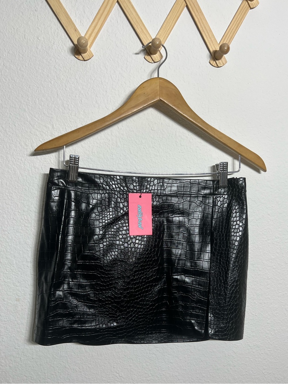 EDIKTED • NWT black faux leather mini skirt with croc-embossed texture - Picture 2 of 10